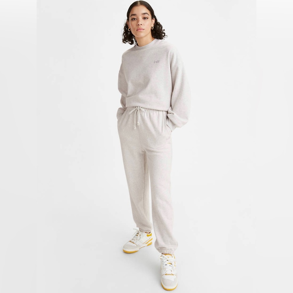 Levis Women’s size M sweatpants